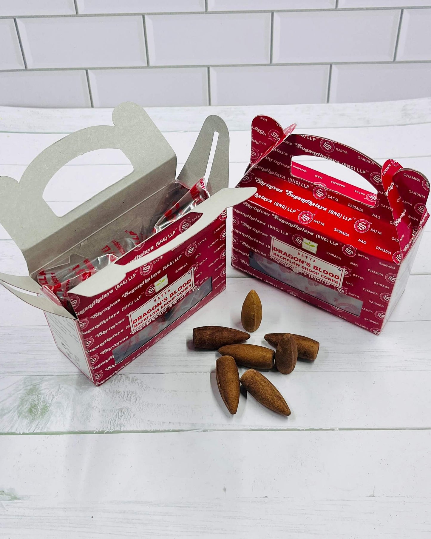 Satya DRAGONS BLOOD Backflow Cones