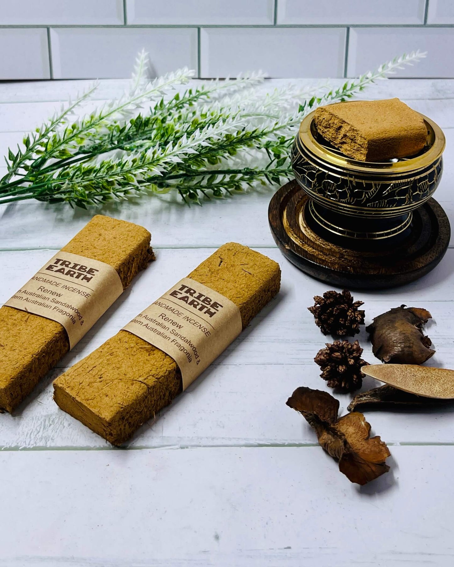 Tribe Earth RENEW Sandalwood & Fragonia Incense Plank