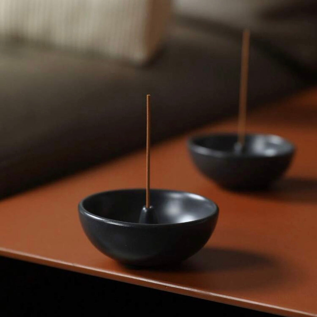 Porcelain incense holder