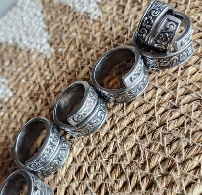 Cutlery Cove Floral Ring
