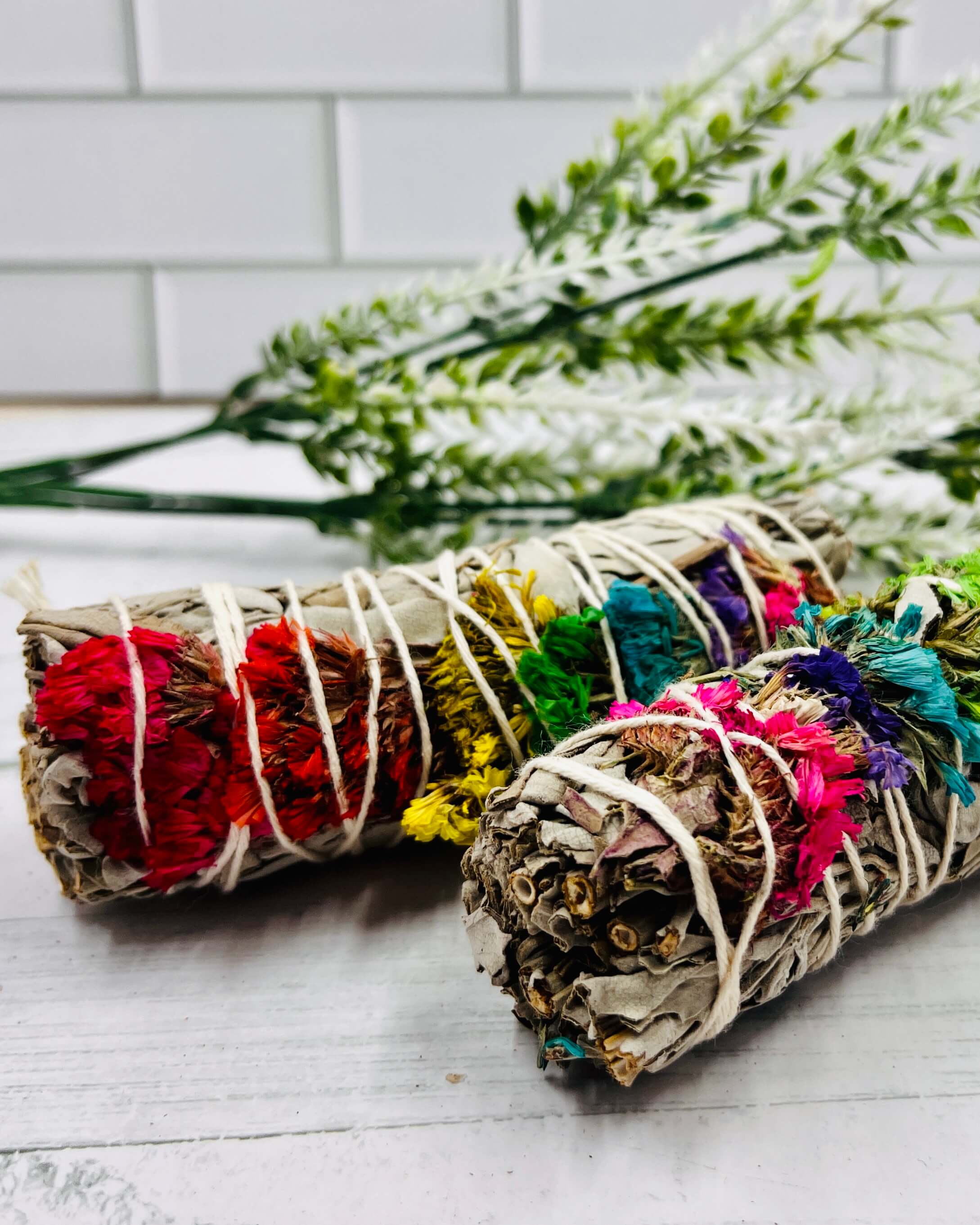 Chakra Flower White Sage smudge stick 10cm