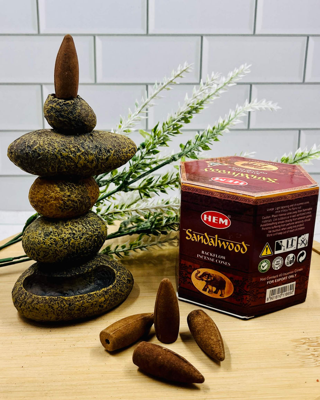 HEM Backflow SANDALWOOD cones