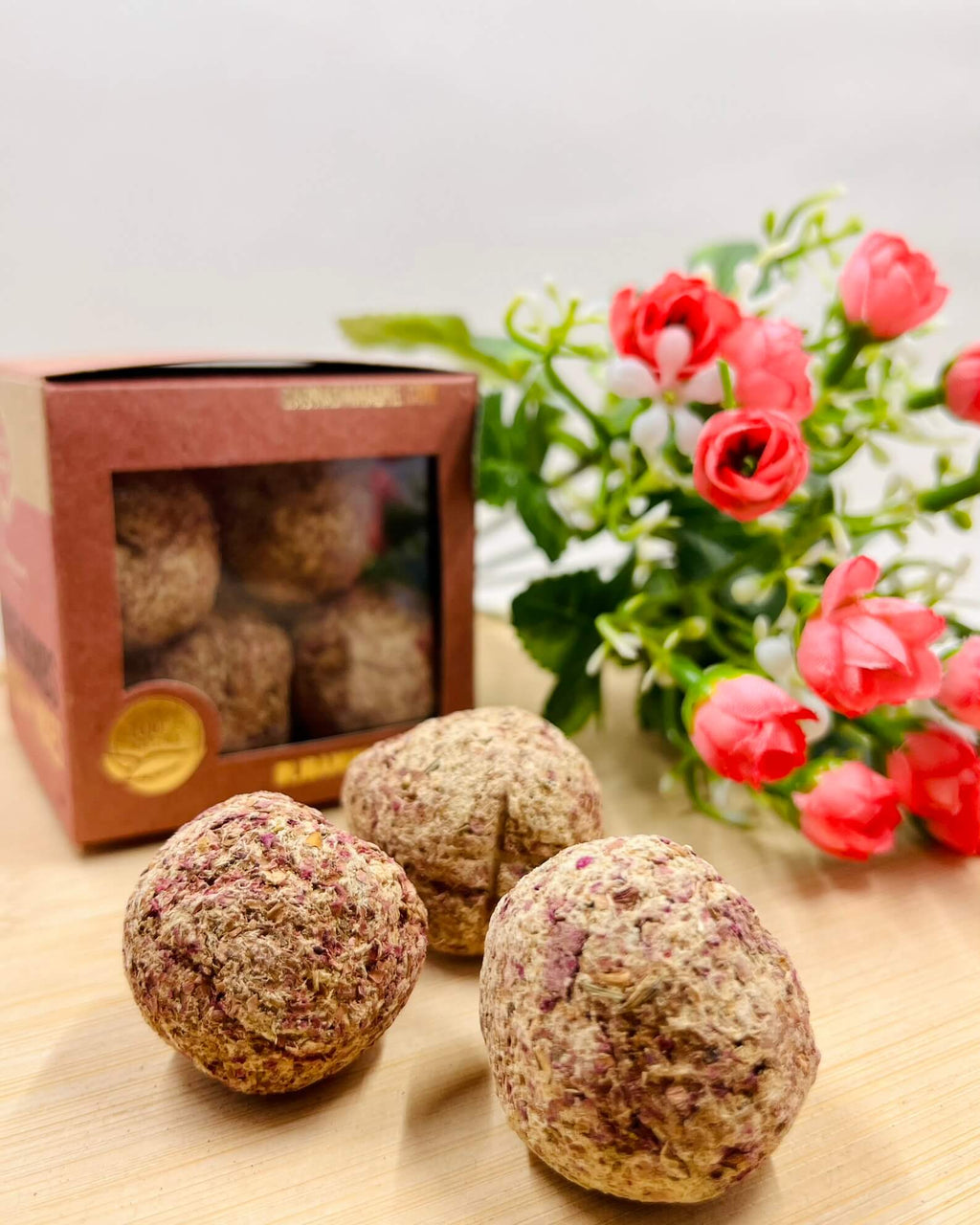 Sagrada Madre Premium Smudge Ball Bomb FRANKINCENSE & ROSE 8pc