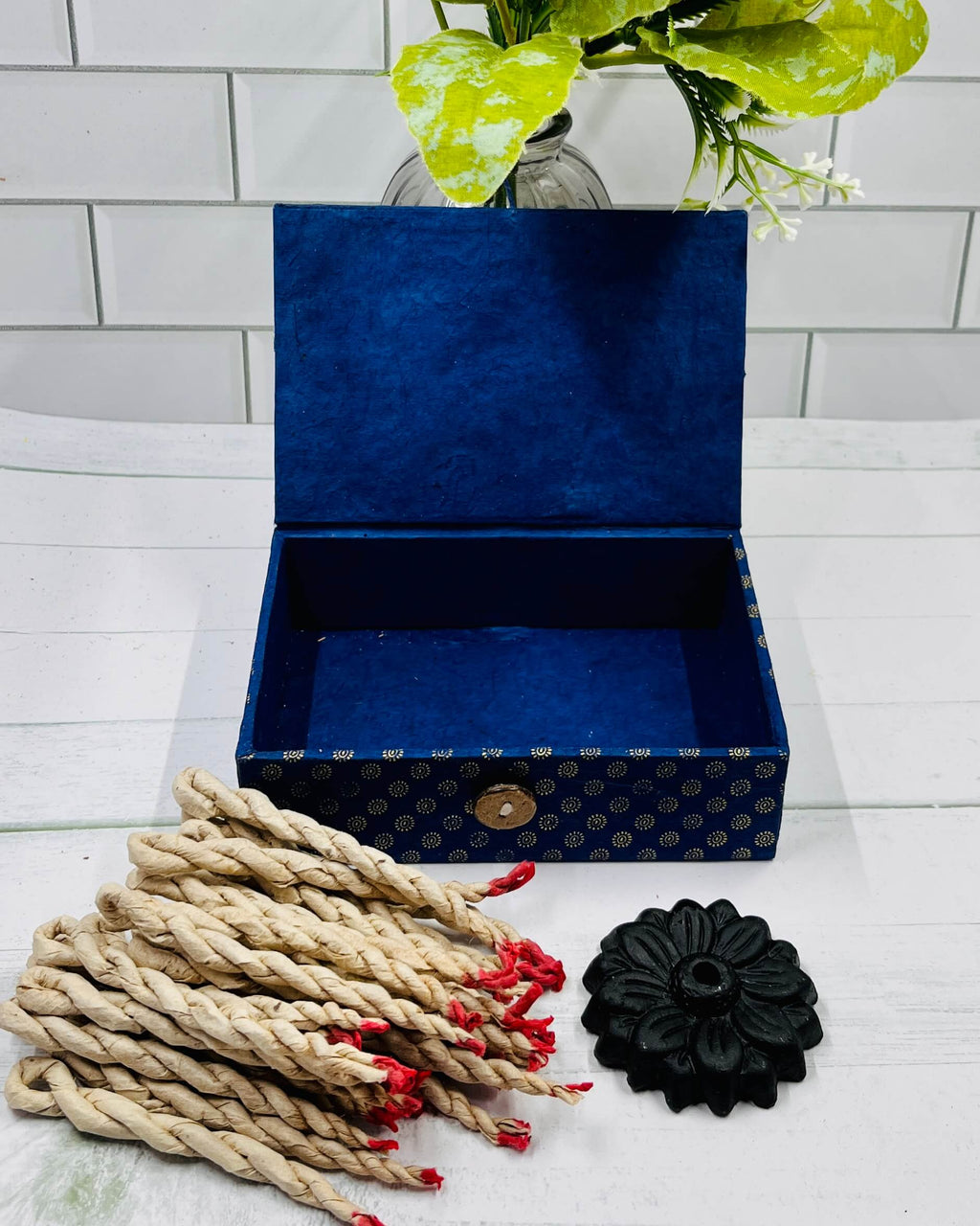 Tibetan Rope Incense JUNIPER with holder
