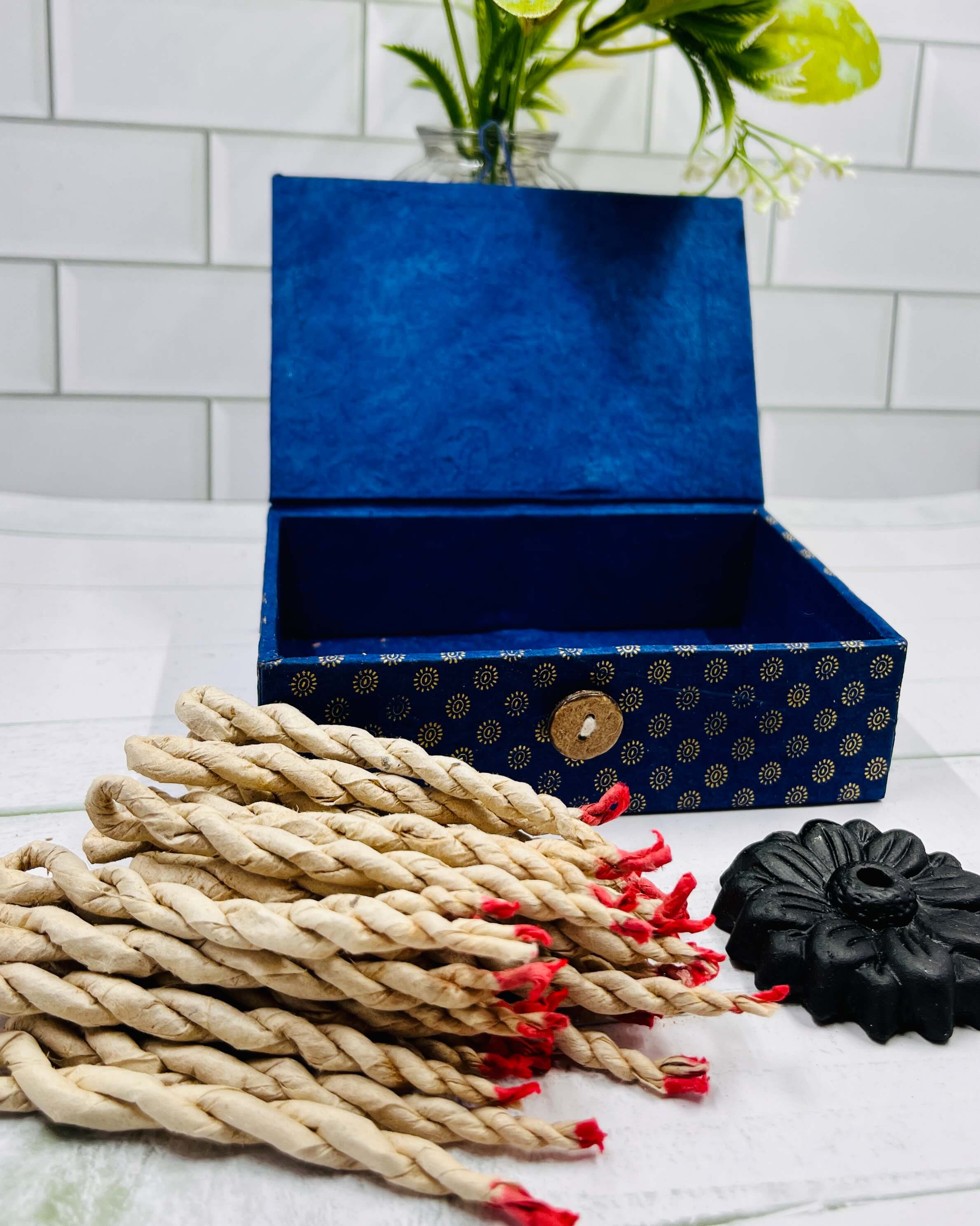 Tibetan Rope Incense NAG CHAMPA with holder