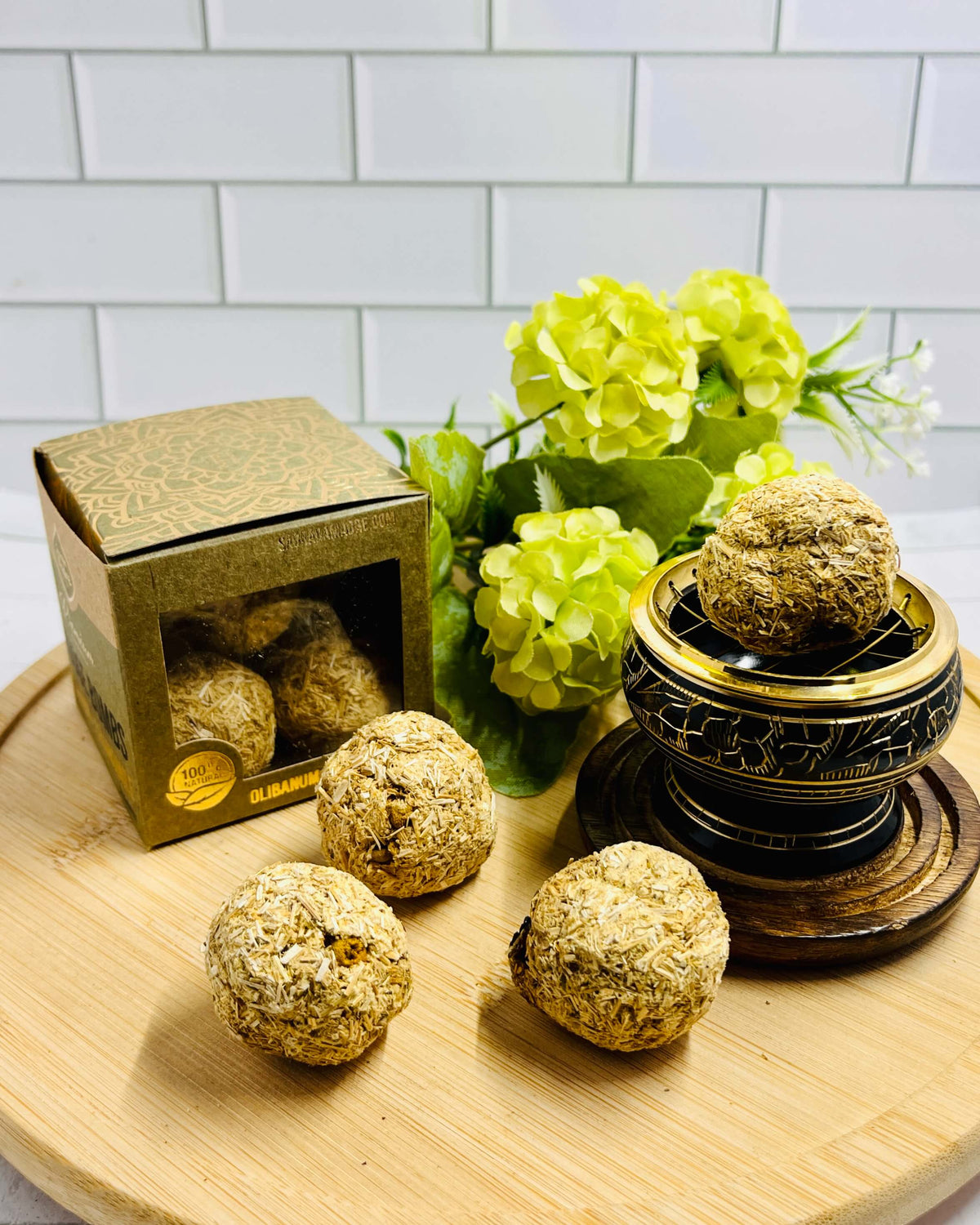 Sagrada Madre Premium Smudge Ball Bomb FRANKINCENSE & CHAMOMILE 8pc