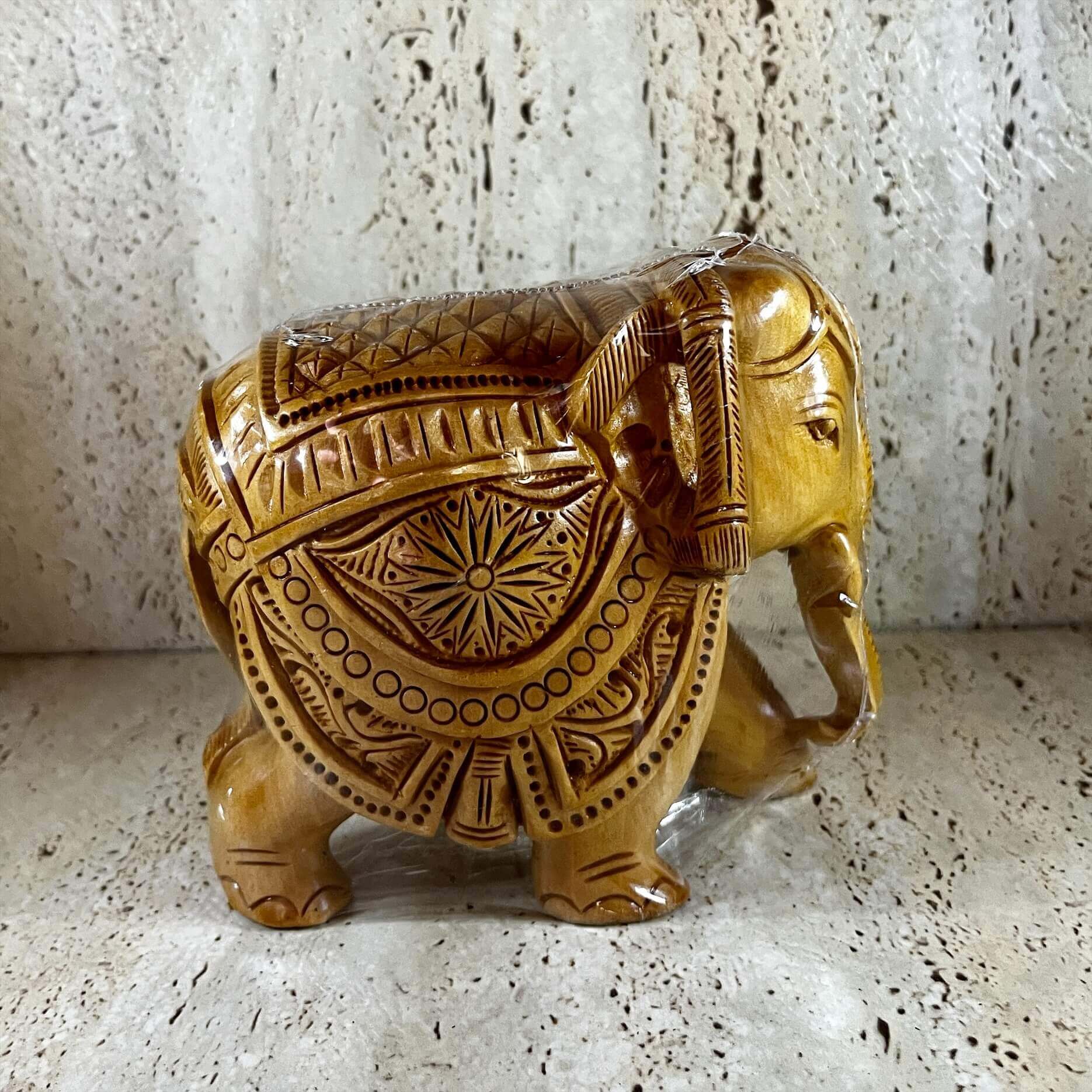 Hand Carved Elephants Kadamb Wood Figurine
