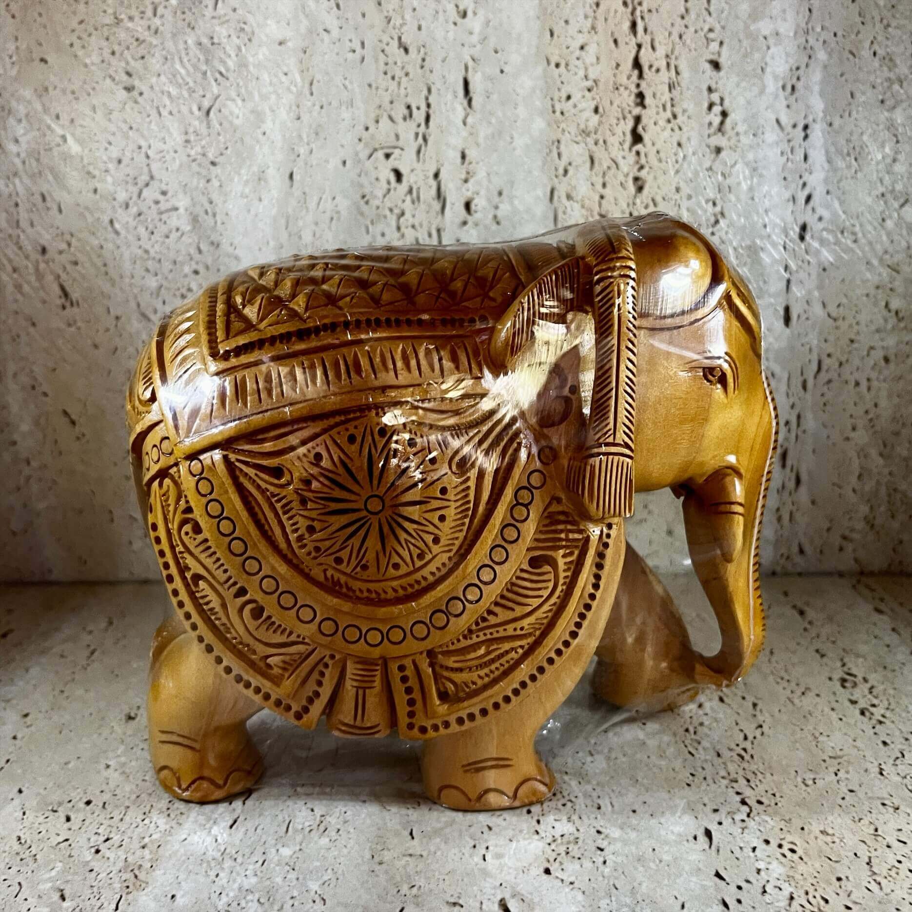 Hand Carved Elephants Kadamb Wood Figurine
